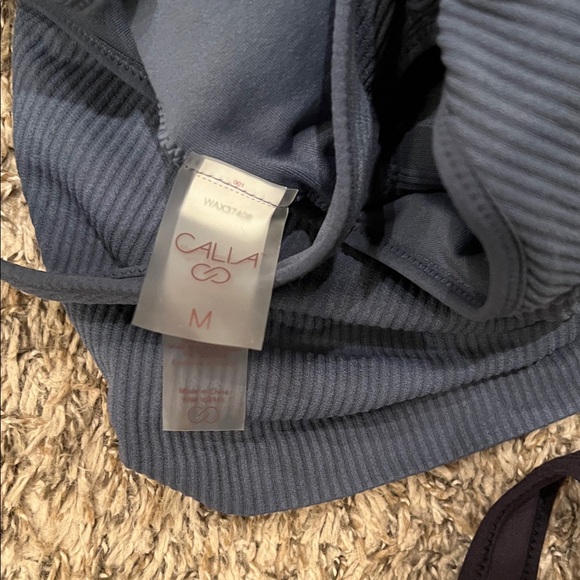 Stylish Blue and Black Sports Bras - Picture 2 of 3